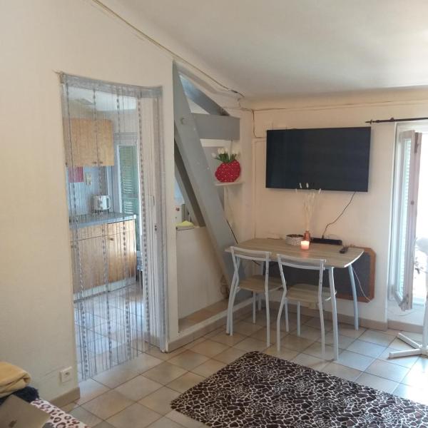 Appartement 1 pièce à deux pas de la plage et à 10min du centre ville et la gare 15 minutes de l'aéroport, Nicea