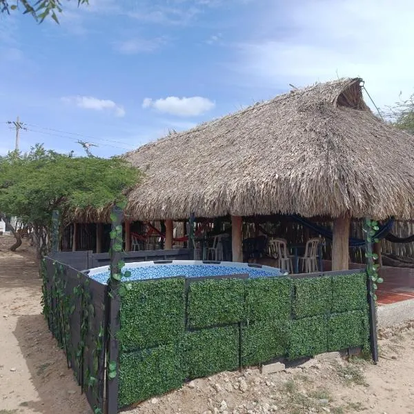 Hostal CQ Camarones, hotel in Camarones