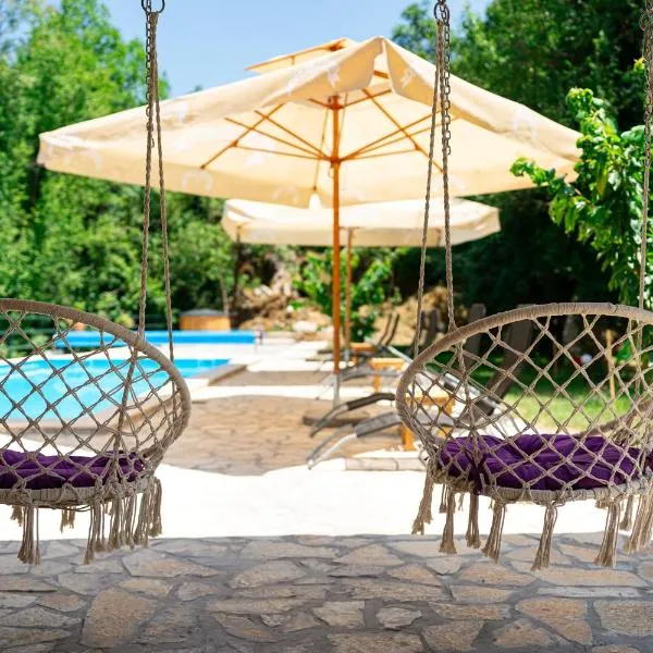 NAJ village, hotel in Cetinje