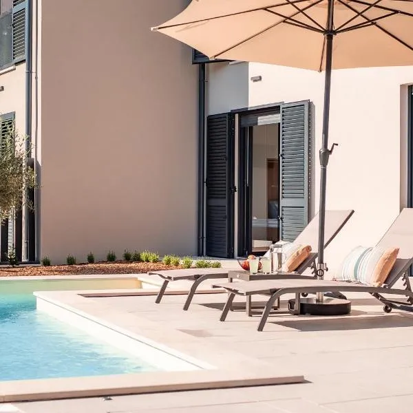Andrea Deluxe Apartment with Pool: Mali Lošinj şehrinde bir otel