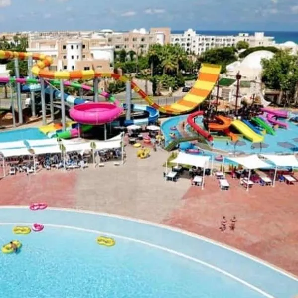 Mahdia Family Beach -FREE WIFI -Babysitter- Tourist guide, hotel in Hiboun