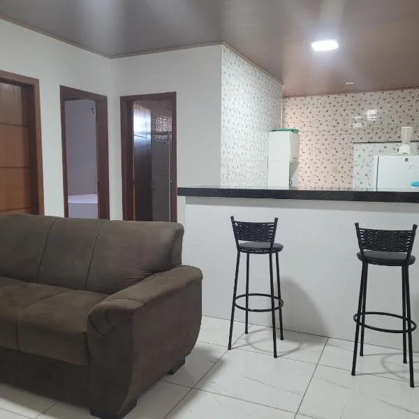 Apartamento com ar e exclusivo, zona sul de Ilhéus, bairro Hernani Sá, hotel in Ilhéus
