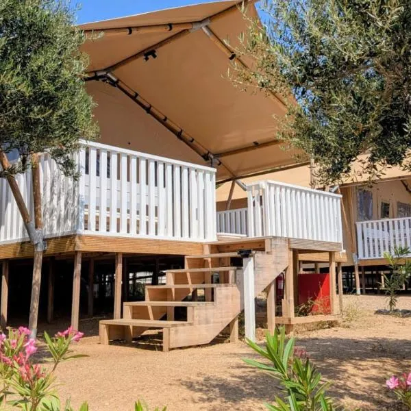 CHEZ YAYA - Sea View Luxury Lodges, hotell sihtkohas Emborios