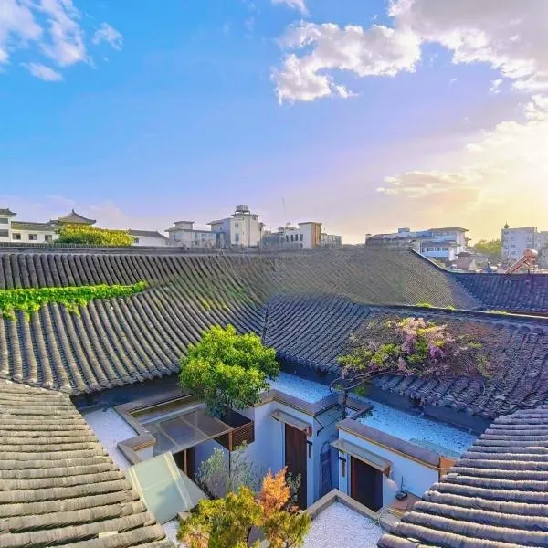 cloud and wind, hotel in Yangzhou