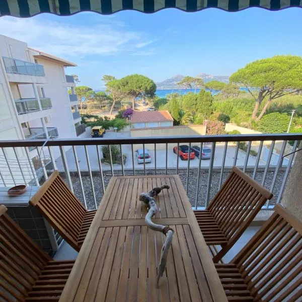 T2 Calvi vue mer, hotel en Calvi