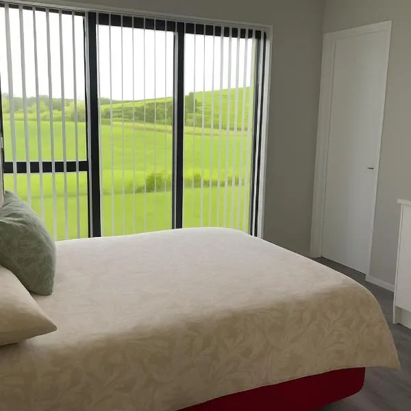 Modern One Bedroom Unit with Private Entrance Near Hunua Falls, ξενοδοχείο σε Hunua