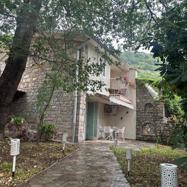 Iskra house - Perazica Do, Hotel in Perazića Do