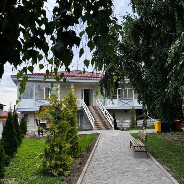 Квартира-студия Радуга Вест Прованс, hotel in Kosh-Kël'