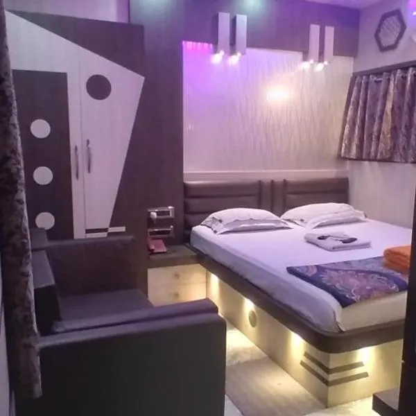 The Hotel Lila, viešbutis mieste Bālurghāt