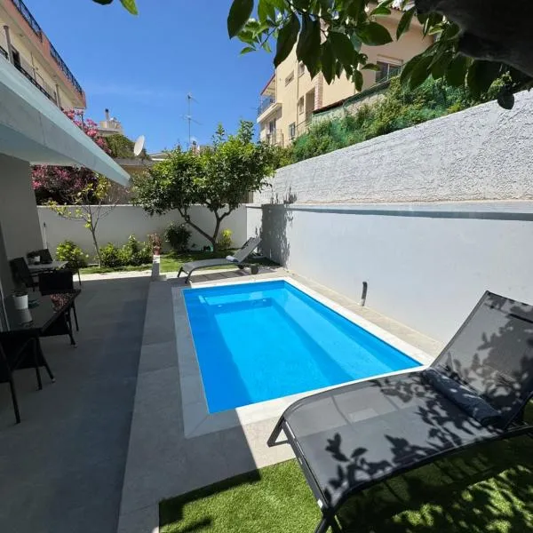 Caza pool Glyfada, hotel in Athens