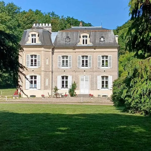 Gîte Chateau baie de somme 10 a 12 personnes, Hotel in Mons-Boubert