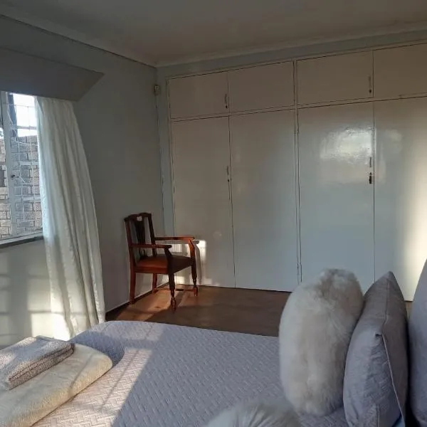 AT Ronnies, hotel in Vanderbijlpark