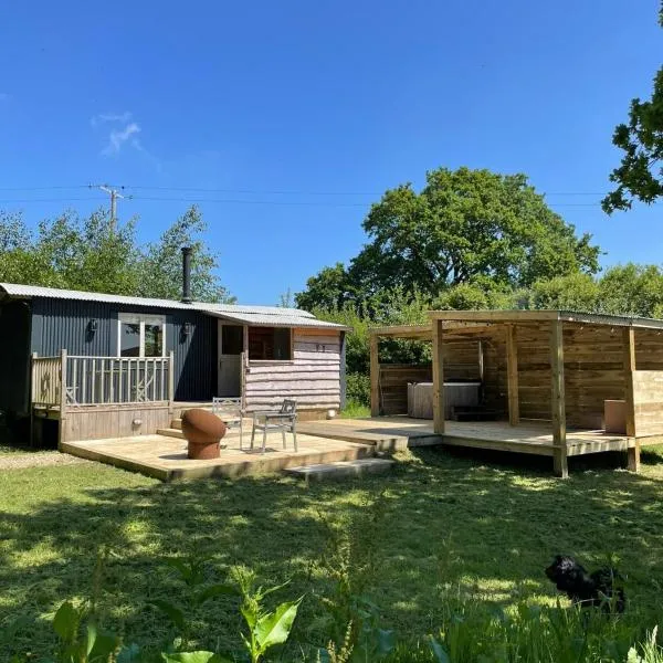 Shepherds Hideaway、ホルズワージーのホテル