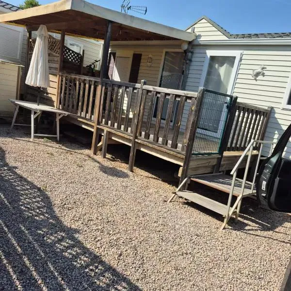 Mobil-Home Le Provençal、フレジュスのホテル