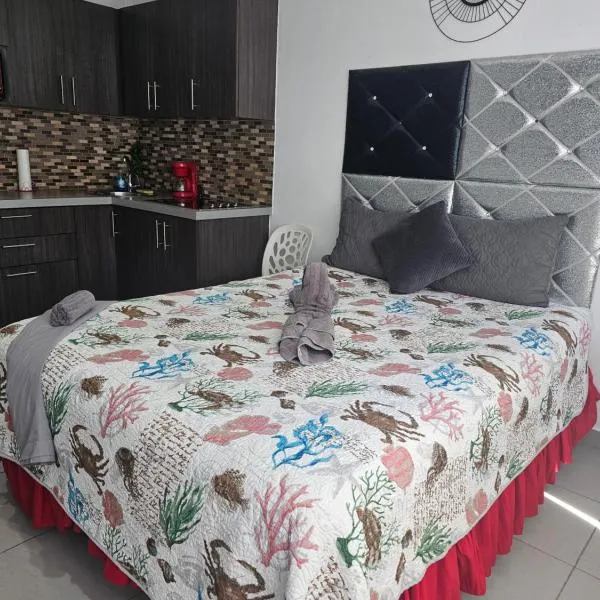 Sea breeze vacation ll en Condominio Verde Mar, hotel in San Juan