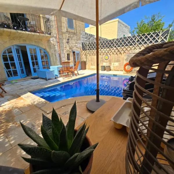 Charming Farmhouse with Pool, hotel in Sannat