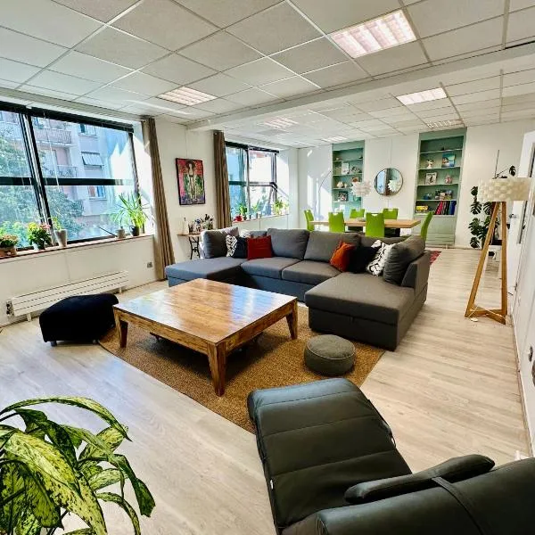 Cosy duplex à Issy-les-Moulineaux, hotel in Issy-les-Moulineaux