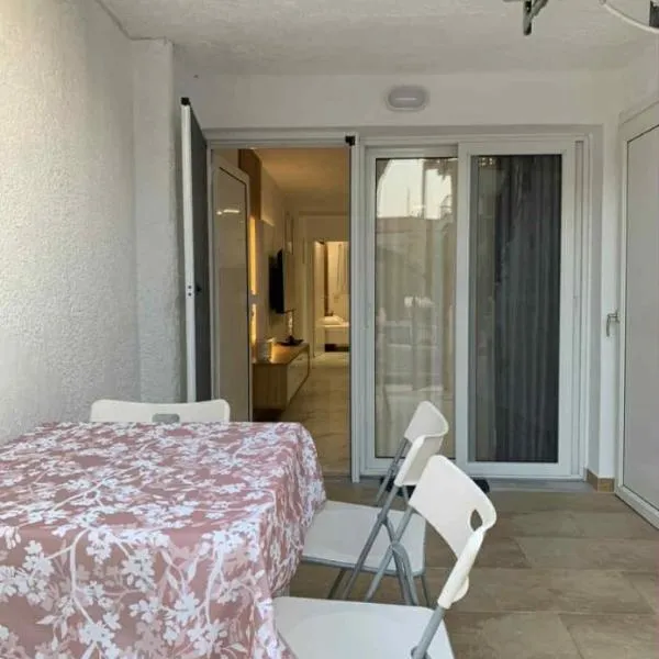 MIMINLLARI APARTMENt 1, hotel v destinaci Pefkochori