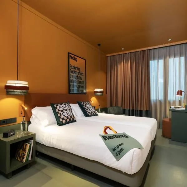chic&basic Reding، فندق في برشلونة
