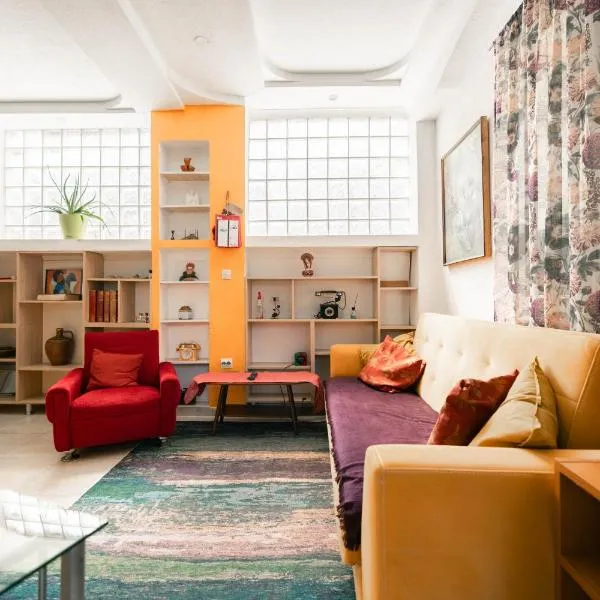 Easy Stay Apartments, хотел в Пристина