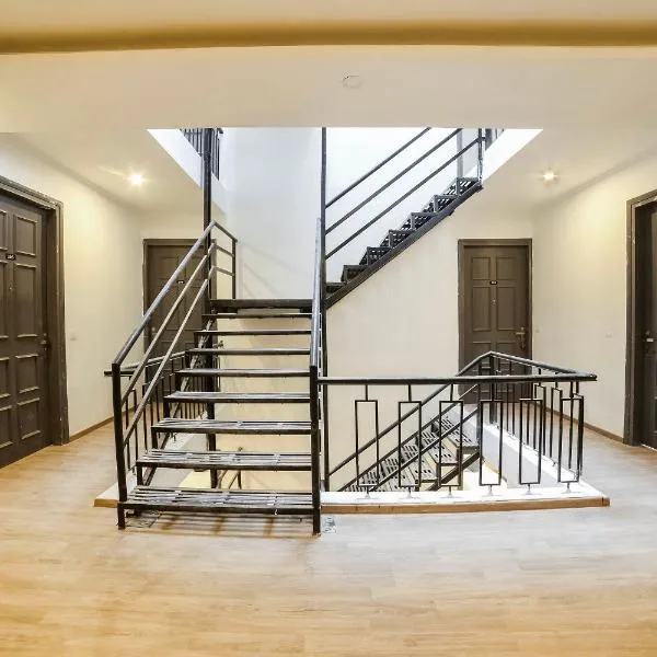 Townhouse Sector 46 Gurgaon Near Appu Ghar，位于古尔冈的酒店