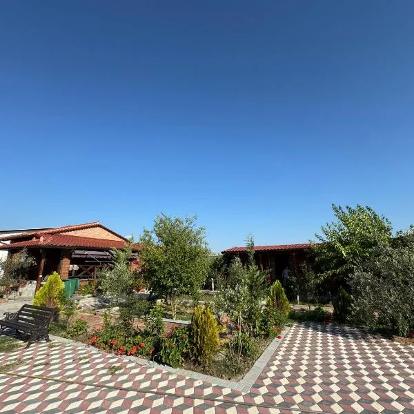 Golden Campsite Villas, hotell sihtkohas Berat