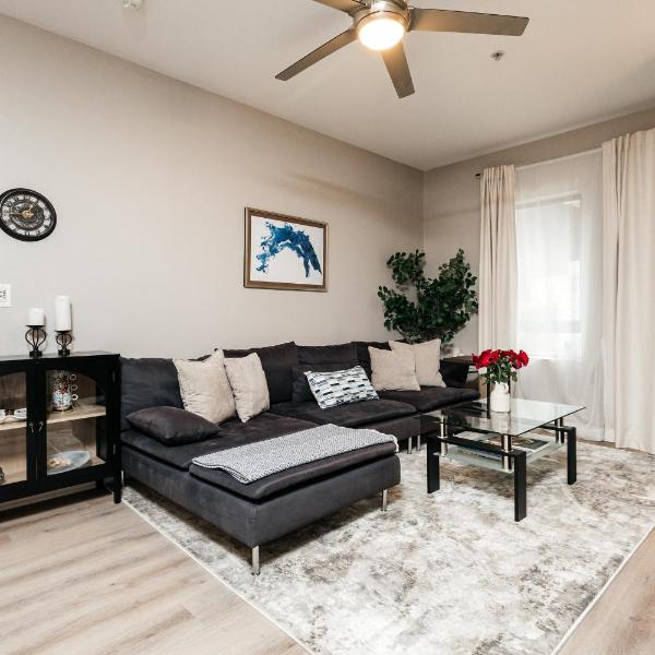 Elite 2BD in Miracle Mile, Los Angeles