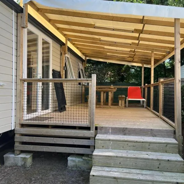 Mobil-home 40m2, hotel in Saint-Hilaire-de-Riez