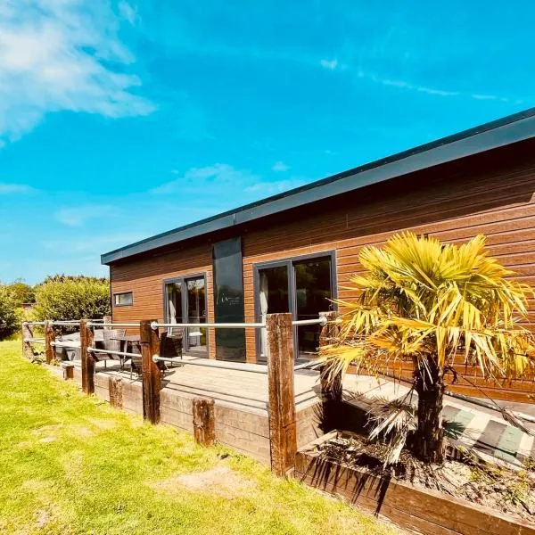 Little Eden Country Park, Bridlington with Private Hot Tubs, hotel in Bridlington