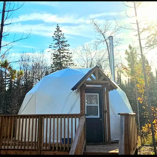 Glamping with the Stars, Aquarius, ξενοδοχείο σε Hadashville