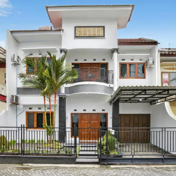 Shafira House - Modern House 3BR near Yogyakarta culinary spots, hotel in Ngaglik