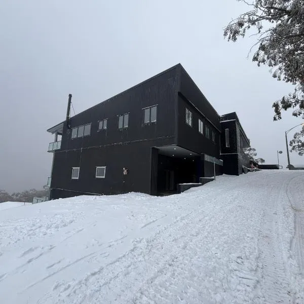 Cooroona Alpine Lodge, ξενοδοχείο σε Falls Creek