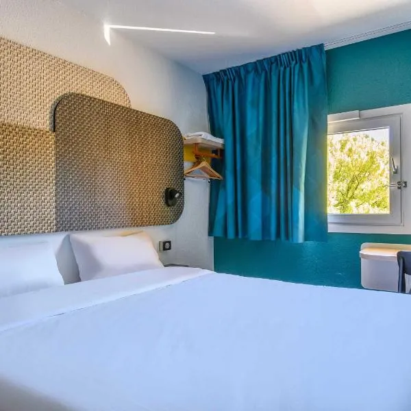 B&B HOTEL Nîmes Caissargues, hotel v destinaci Caissargues
