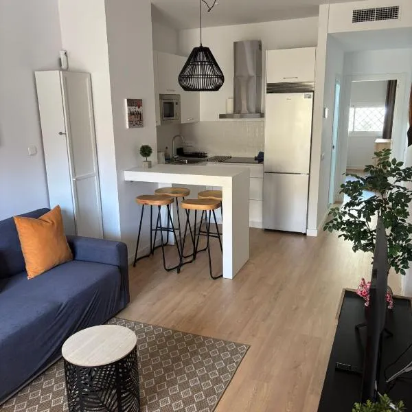 Casa Dalia - One bedroom flat, hotel in Torremolinos