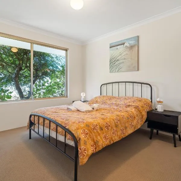 SPACIOUS JANDAKOT HOUSE FOR FAMILY AND BUSINESs, hotel v destinaci Perth
