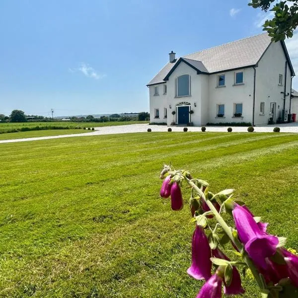 Eastbury House near Garryvoe Hotel & Ballymaloe House, hotel u Corku