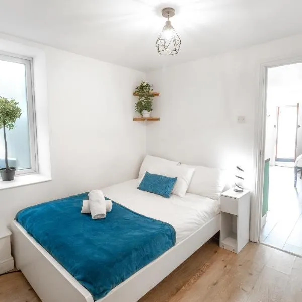 Cosy 1BR House, Hackney Wick Gem, hotel in London