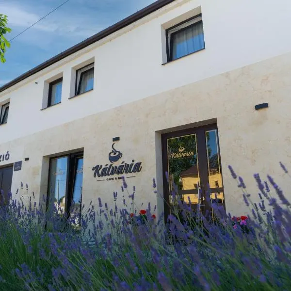 Kálvária panzió, ξενοδοχείο σε Tata