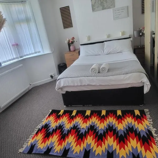 Lovely room like a home away home near the airport, hôtel à Wythenshawe
