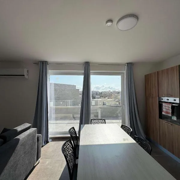 Penthouse Bliss Bright Stylish - by HostMT, hotel v destinaci Taʼ Penza