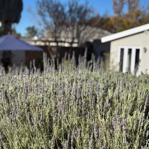 Ndaba Golf Lodge & Hello Beautiful Day Spa, hotel Queenstownban