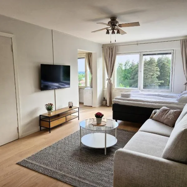 Cozy top-floor studio near the travel center and downtown, with AC and Wi-Fi, hotel em Lappeenranta