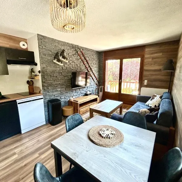 Appartement rénové au pied des pistes avec piscine, sauna, linge inclus et animaux acceptés, hotel di Flumet