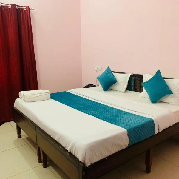 Mahadev Homestay !! Preferred Partner ! Walking Distance To Chandigarh Int'l Airport !, hotel in Chandigarh Airport