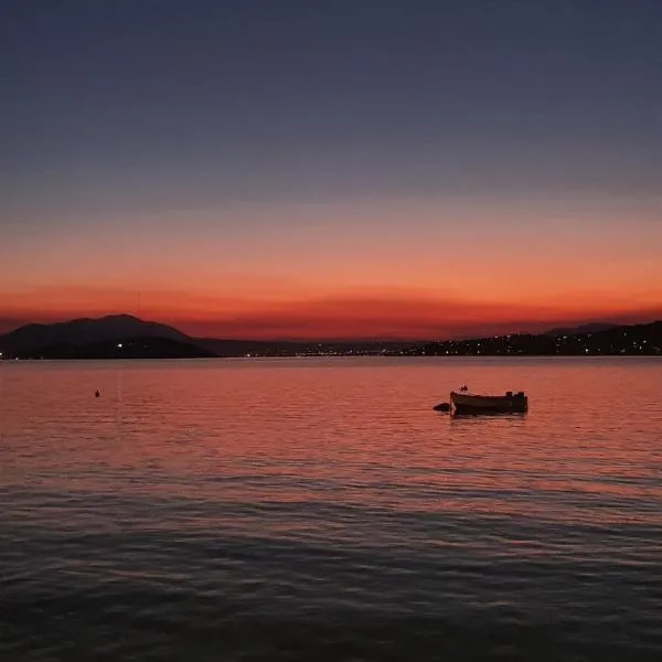 Galazio suites 2 Seaside, hotel en Salamina