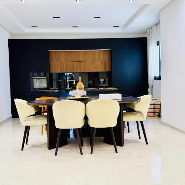 Holy City Gem Modern 4 Bedroom Apartment in Kairwan or Al Qayrawān, hotel v destinaci Kairouan