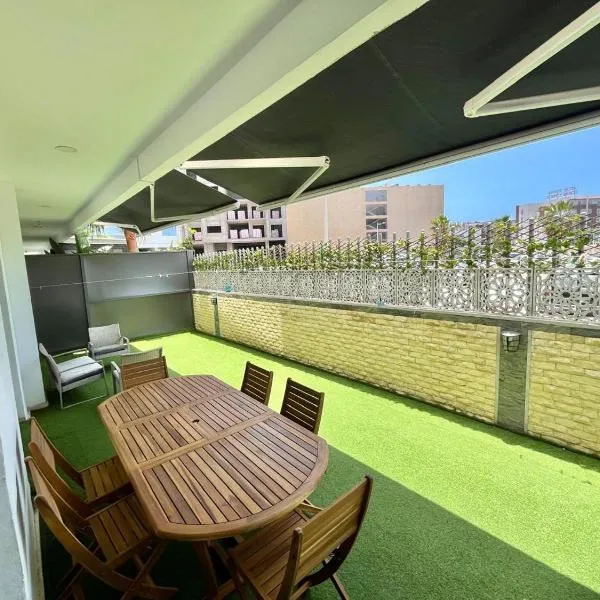 Appartement Agadir Bay , 3 chambres, piscine et jardin, hotel in Agadir