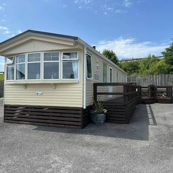 Cozy Donegal Caravan, hotel in Dunkineely