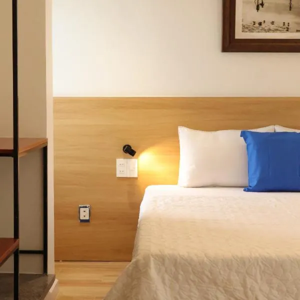 The Charm Boutique Hotel in Hue,位于Cồn Giả Viên的酒店