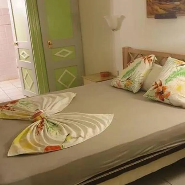 Studio à 5 min à pied de la mer, hotel en Sainte-Anne